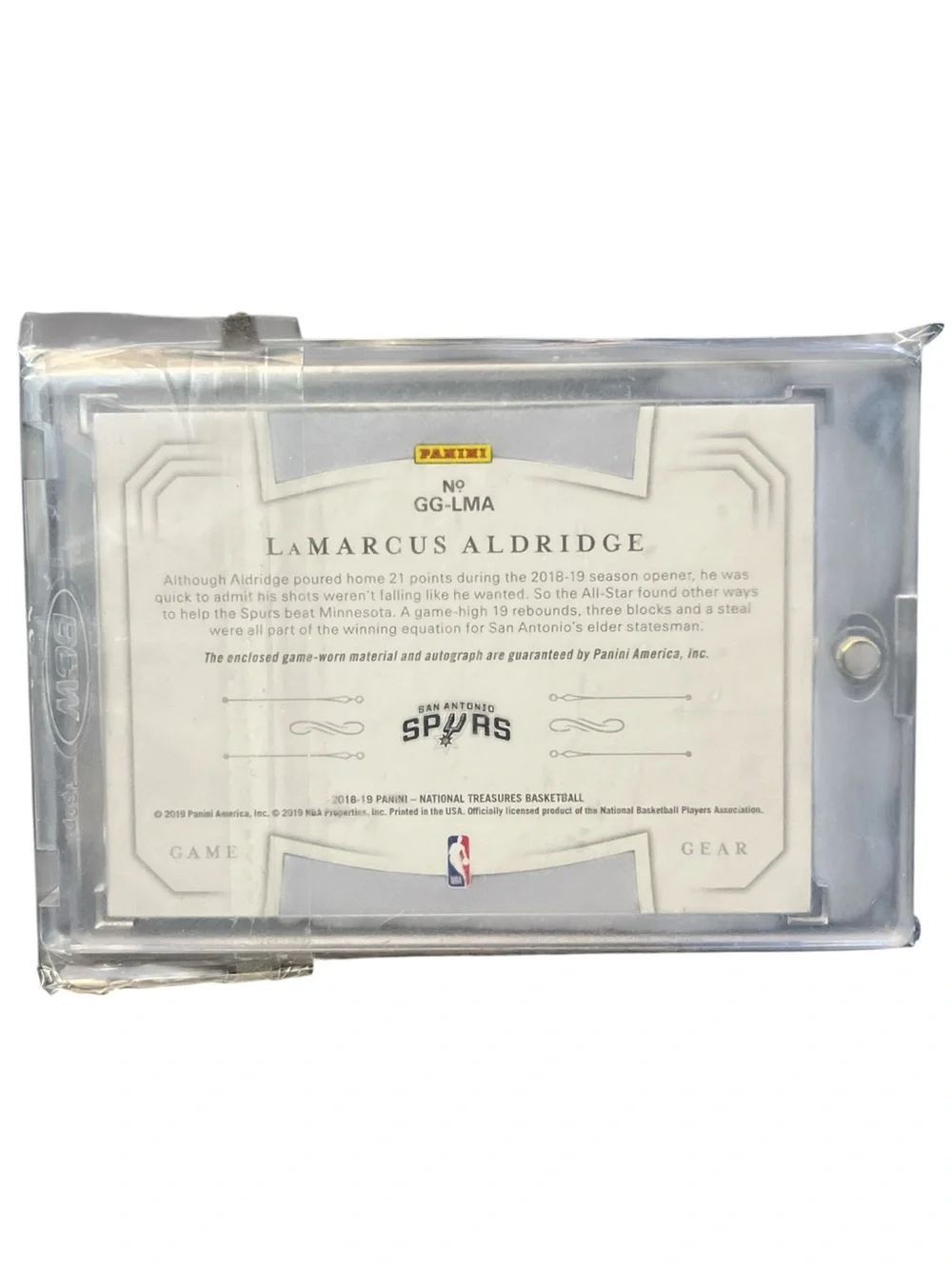 LAMARCUS ALDRIDGE National Treasures Game Gear Worn Patch Auto #7/25